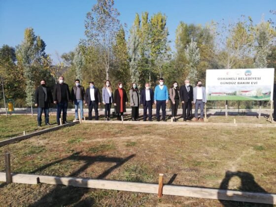 Osmaneli belediyesi koronavirüsten hayatını kaybedenler için 75 bin ağaç dikti (24)