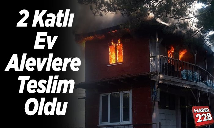 2 katlı ev alevlere teslim oldu