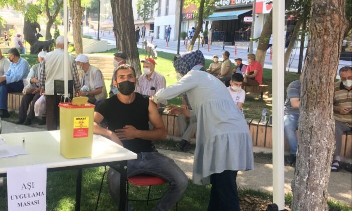 Bilecik'te aşı uygulama noktaları kuruldu