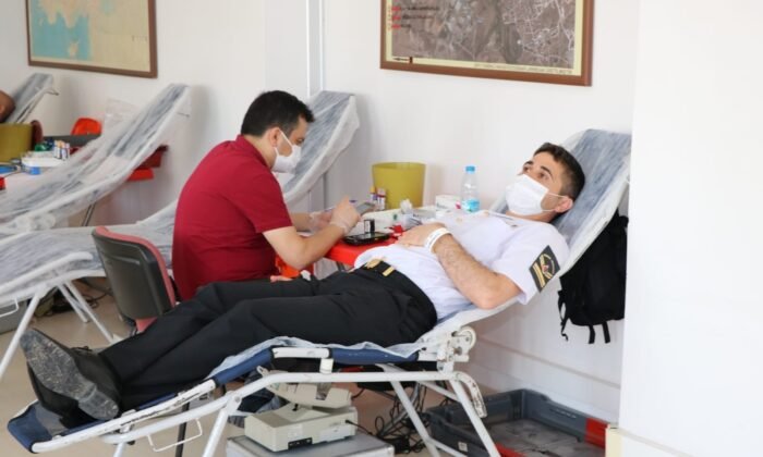 Bilecik'te Jandarmadan Kızılay'a kan bağışı