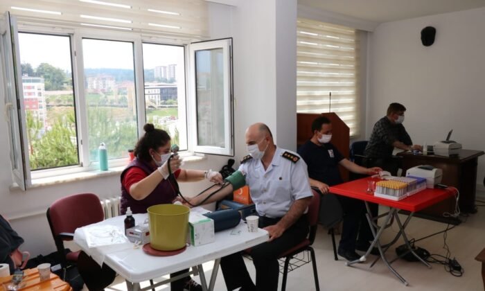 Bilecik'te Jandarmadan Kızılay'a kan bağışı