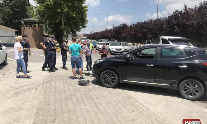 otomobil ile elektrikli motosiklet çarpıştı 1 yaralı (5)
