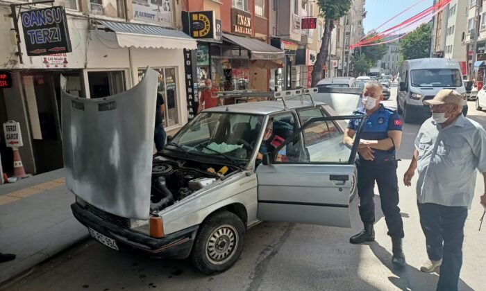 Aniden dumanlar yükselince zabıta ve esnaf seferber oldu
