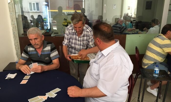 Bilecik'te oyun yasağı kalktı, masalar doldu