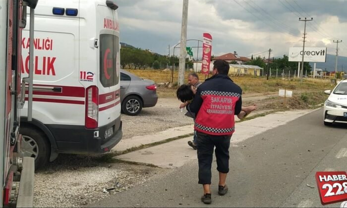Hurdaya dönen araçta 3ü çocuk 5 yaralı (6)