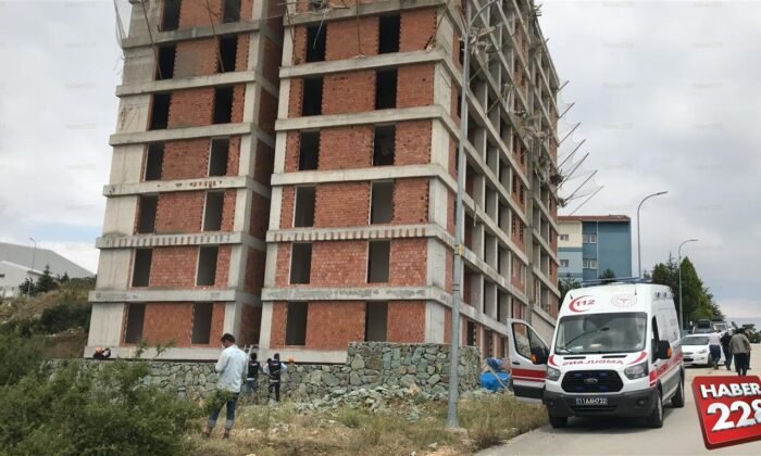 İnşaattan Düşen İşçi Hayatını Kaybetti (1)