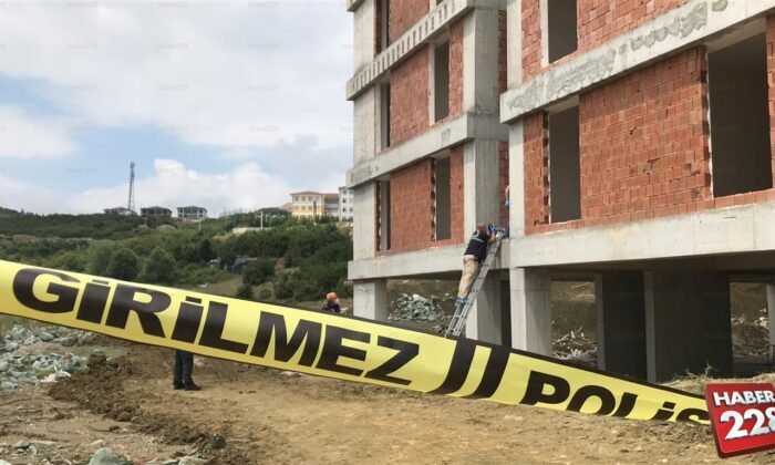 İnşaattan Düşen İşçi Hayatını Kaybetti (4)