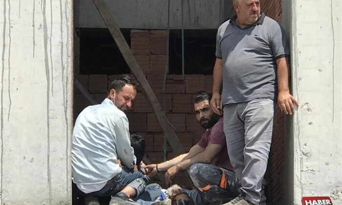 İnşaattan Düşen İşçi Hayatını Kaybetti (7)