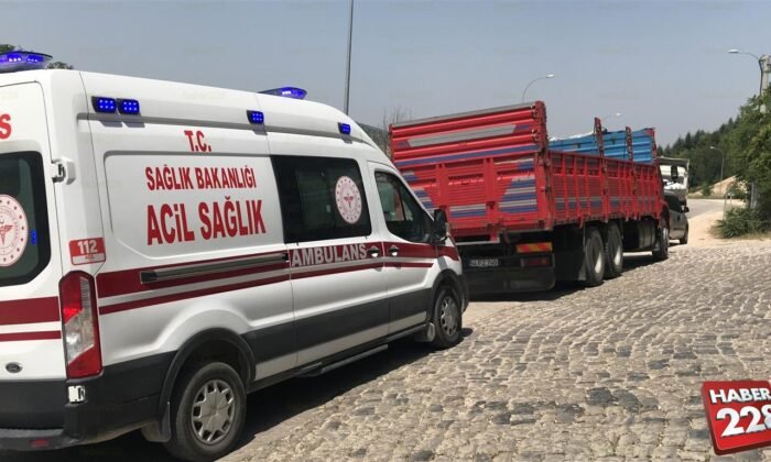 Kamyon ile Otomobil Çarpıştı 2 Yaralı (5)