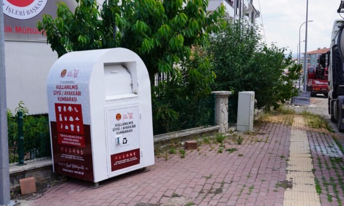 KULLANILMIŞ GİYSİ VE AYAKKABI KUMBARALARI