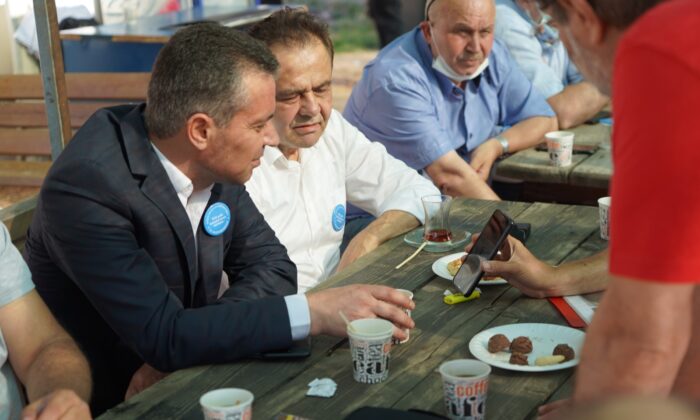 BAŞKAN ŞAHİN VE CHP İL YÖNETİMİ KAZI ALANINDA