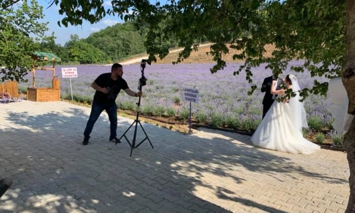 Lila Lavanta Bahçesi, evlenen çiftlerin mekanı oldu
