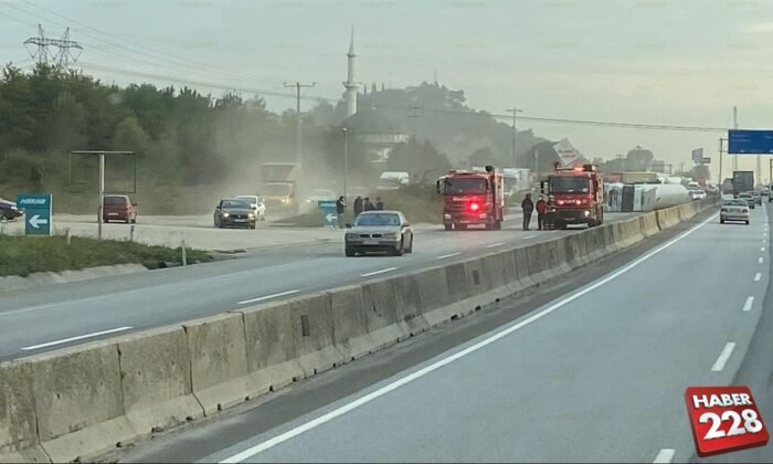 Gaz yüklü tanker devrildi (3)