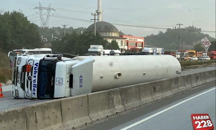 Gaz yüklü tanker devrildi (4)