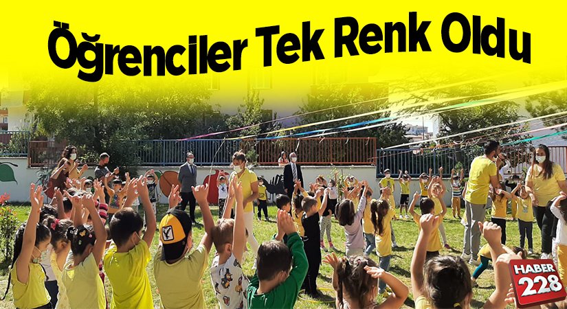 Öğrenciler Tek Renk Oldu