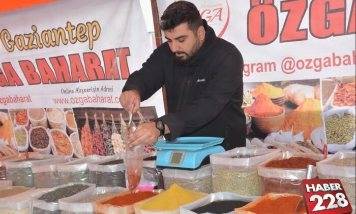 Bilecik'te 8 kiloluk dev ekmek görenleri şaşkına çevirdi