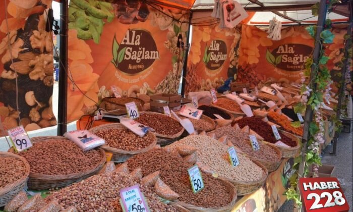 Bilecik'te 8 kiloluk dev ekmek görenleri şaşkına çevirdi