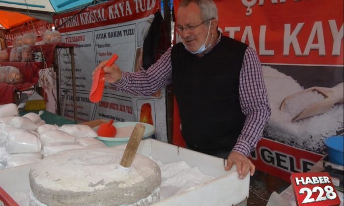 Bilecik'te 8 kiloluk dev ekmek görenleri şaşkına çevirdi