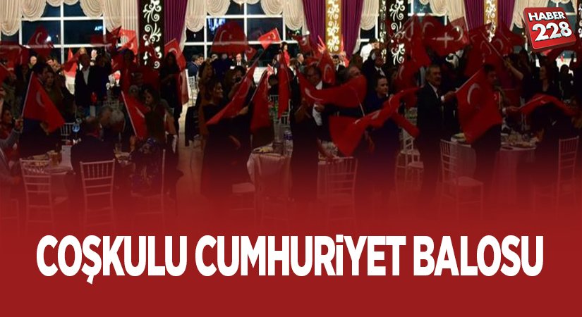 COŞKULU CUMHURİYET BALOSU