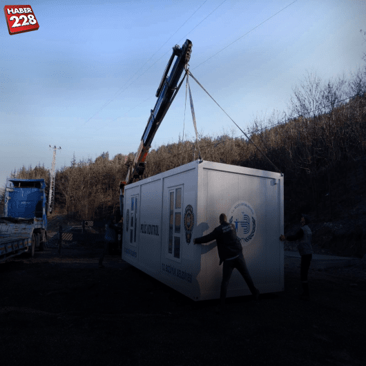 bilecik-haber_polis-noktasi-konteyniri-yerine-yerlestirildi.jpg