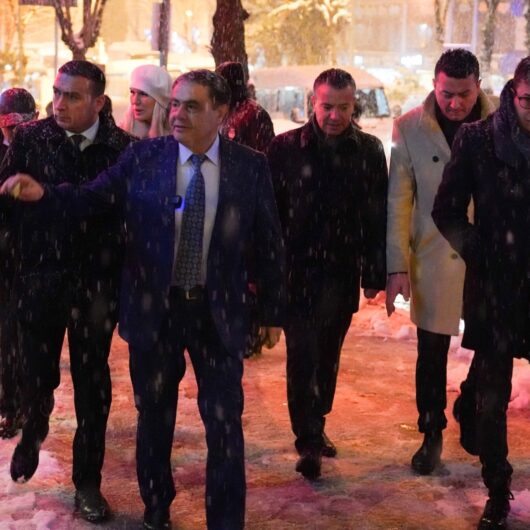 Başkan Şahin, esnaf ve vatandaşlara simit ikram etti (9)