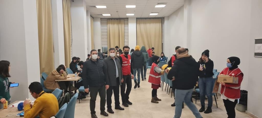 bilecik-haber_butunlemeye-hazirlanan-ogrencilere-kumanya-dagittilar.jpg