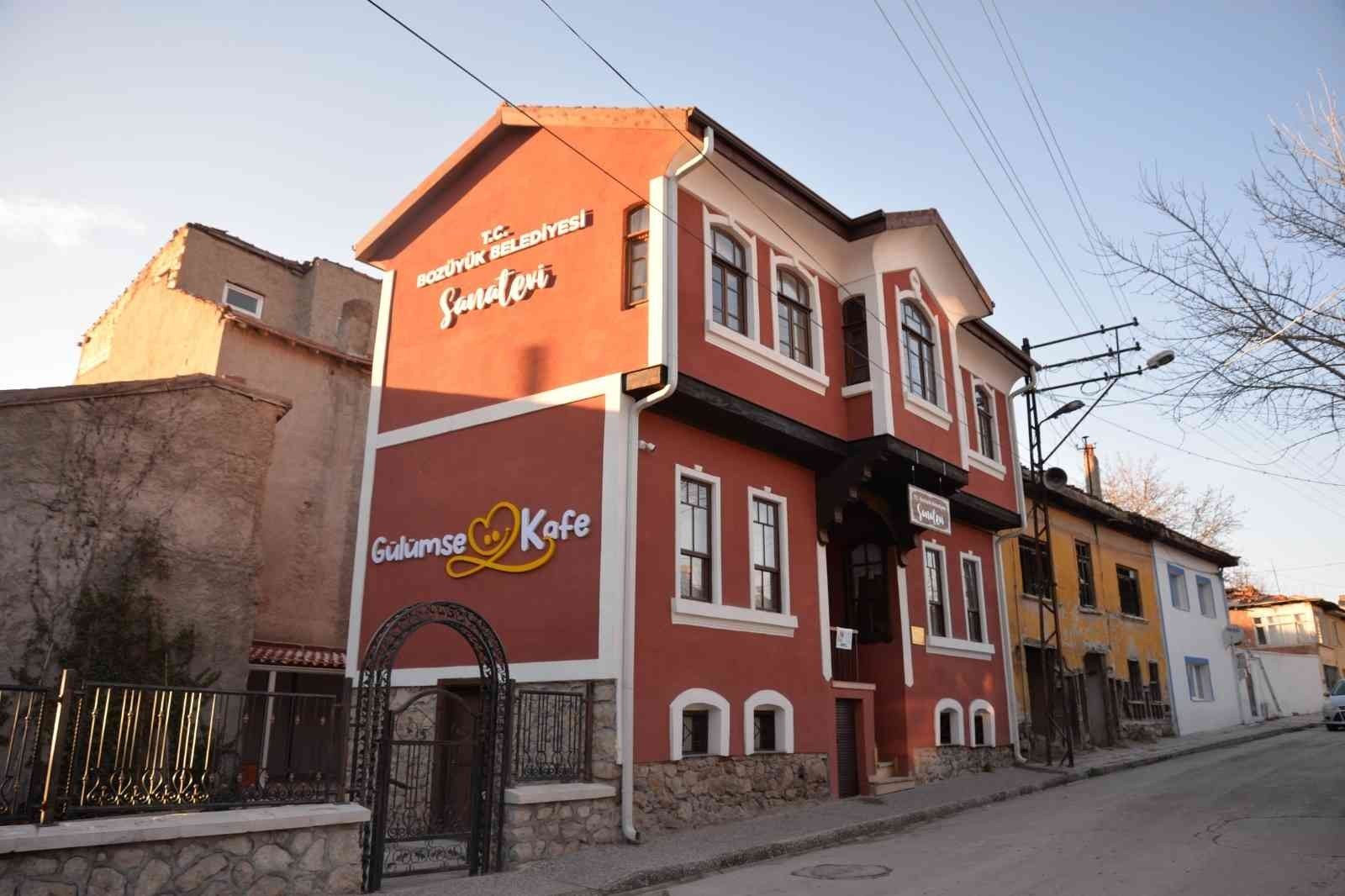 bilecik-haber_bozuyuk-te-genclik-tiyatrosu-kuruluyor.jpg