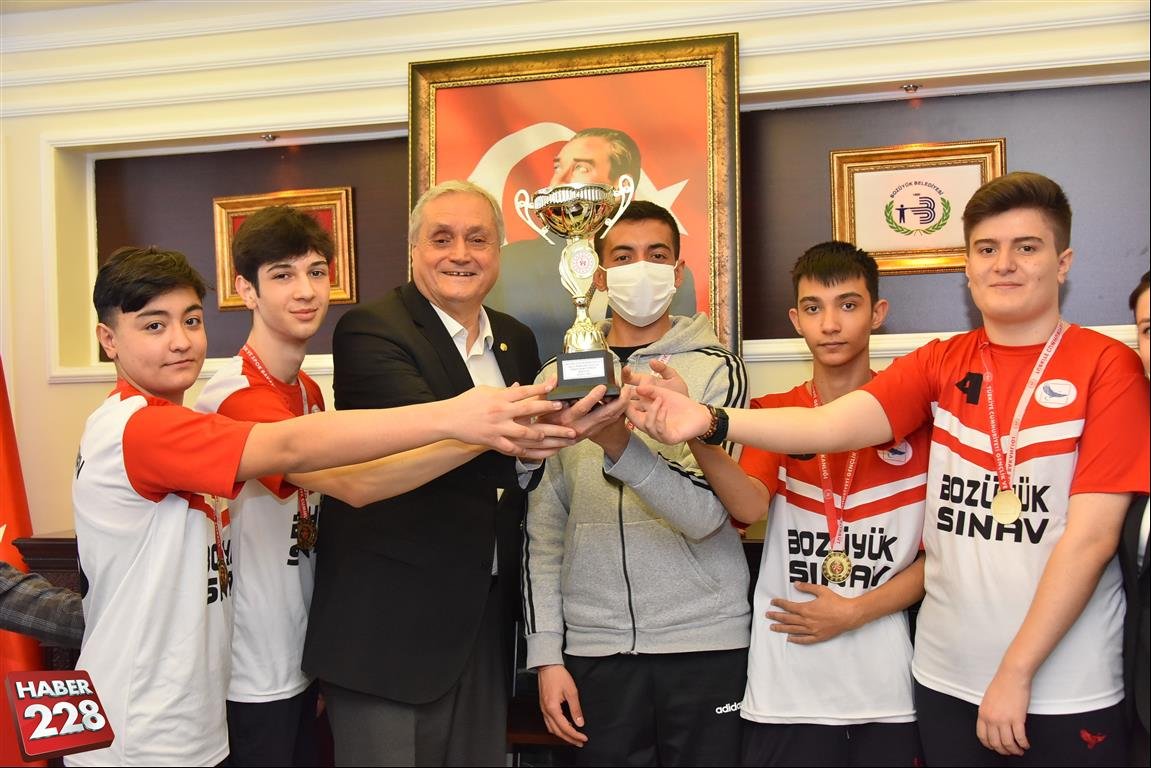 Bşk- Sınav Lisesi Dart Şampiyon Takımı Ziyareti Ödül 2_new