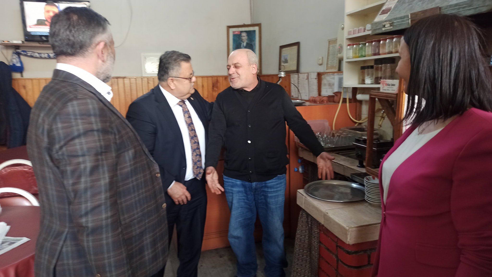 bilecik-haber_ak-parti-den-pazaryeri-ne-cikartma.jpg