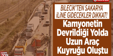 Marul yüklü kamyonetin devrildiği yolda uzun araç kuyruğu oluştu