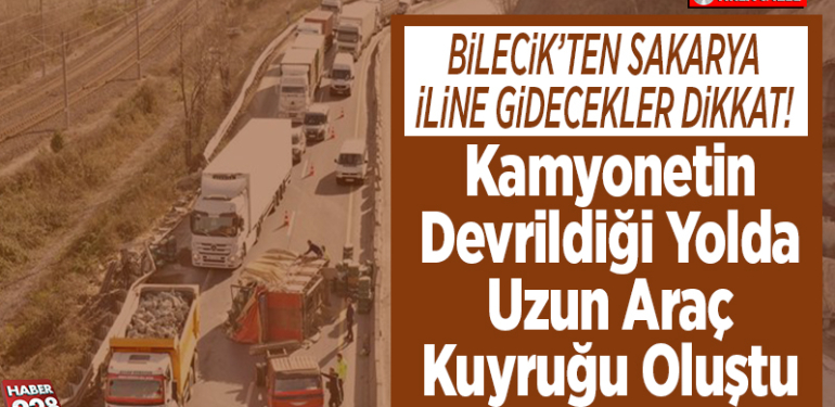 Marul yüklü kamyonetin devrildiği yolda uzun araç kuyruğu oluştu