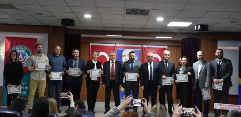 111 ÖĞRETMENE BAŞARI BELGESİ 