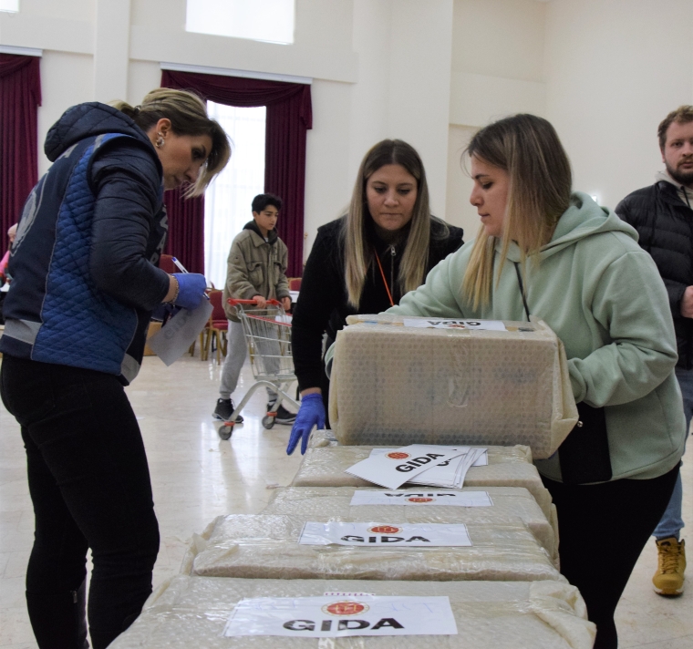bilecik-ten-deprem-bolgesine-yardimlar-suruyor-4457