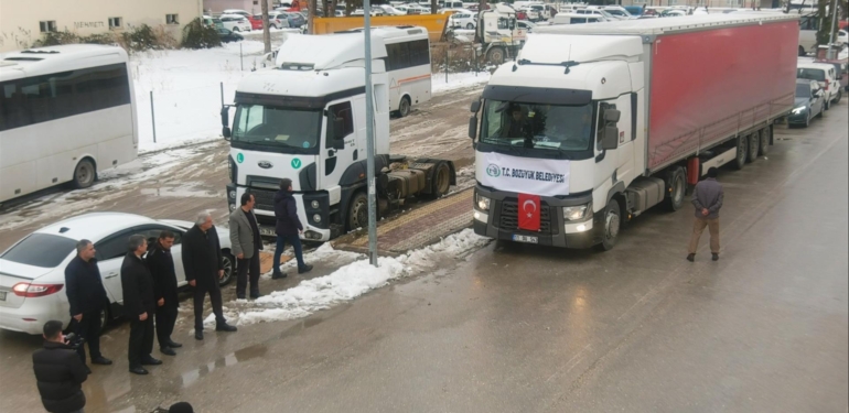 BOZÜYÜK BELEDİYESİ 8. YARDIM ARACI YOLA ÇIKTI