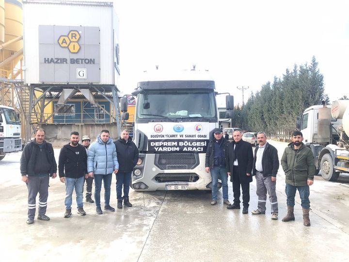 bozuyuk-tso-dan-deprem-bolgesine-is-makinesi-4789