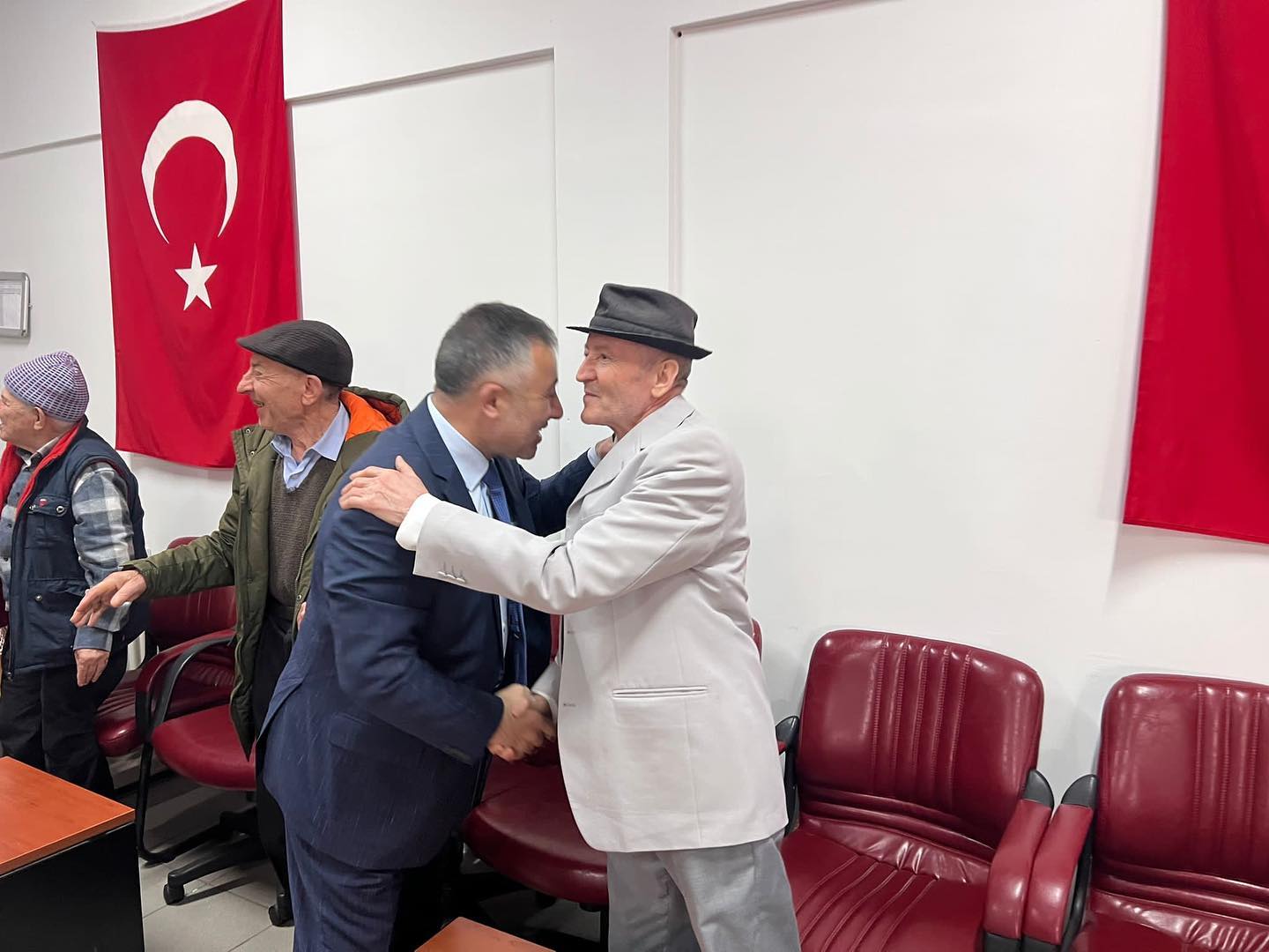 baskan-serkan-yildirim-dan-huzurevi-ziyareti-5773