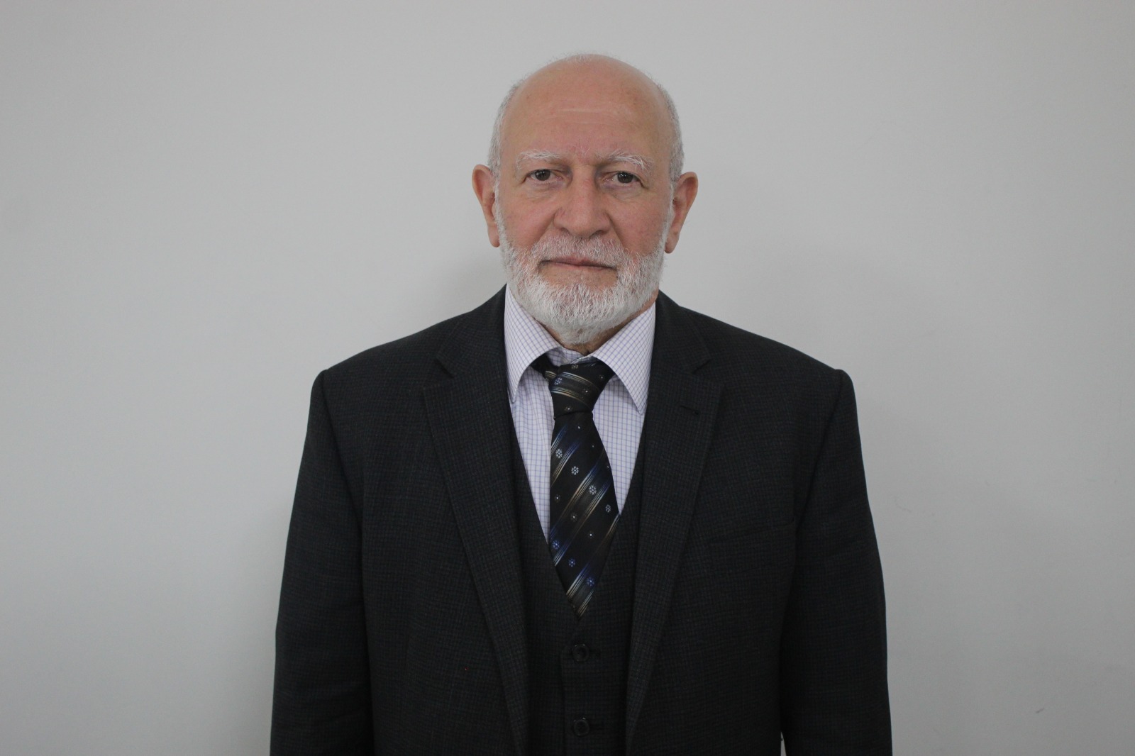 doc-dr-huseyin-erdem-ak-hasta-kabulune-basladi-5274
