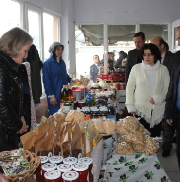 bilecik-haber_osmaneli-nde-depremzede-vatandaslar-yararina-kermes-duzenlendi-5808.jpg