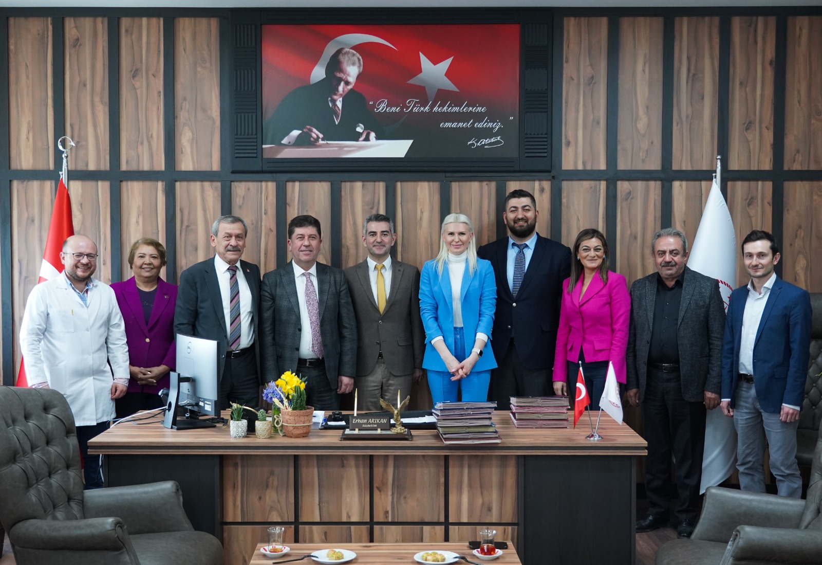 saglik-calisanlarini-ziyaret-ettiler-5688