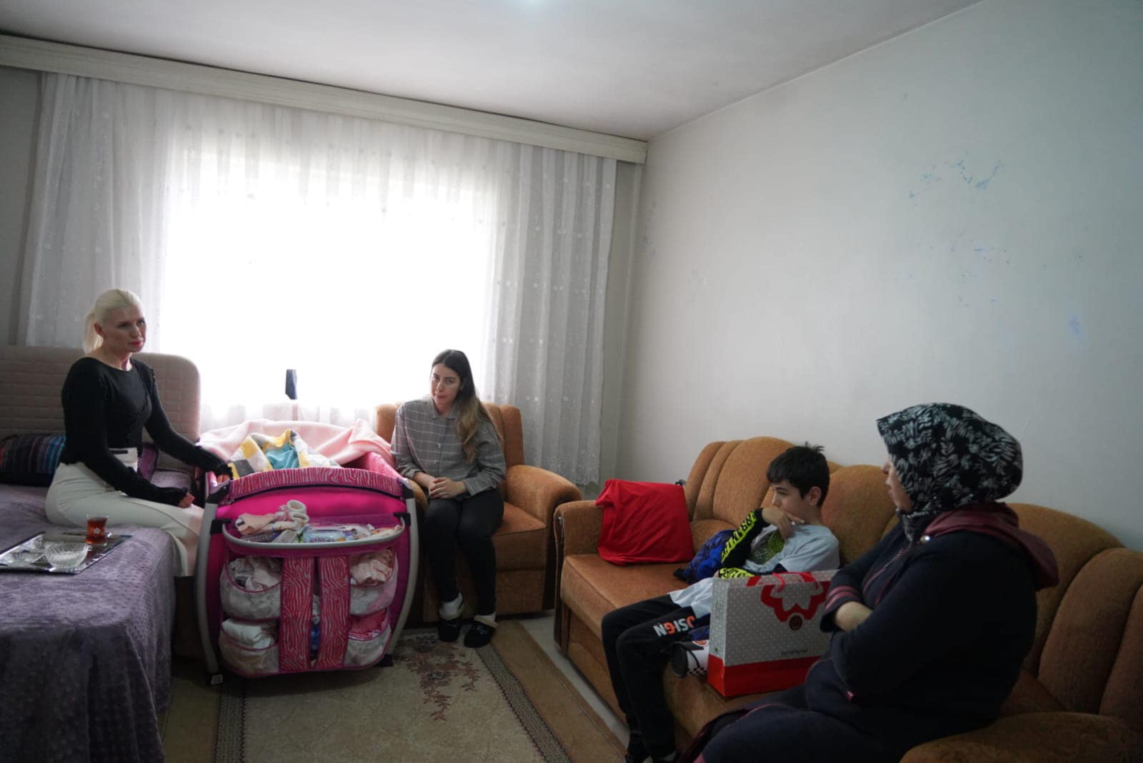 subasi-dan-depremzede-aileye-ziyaret-5863