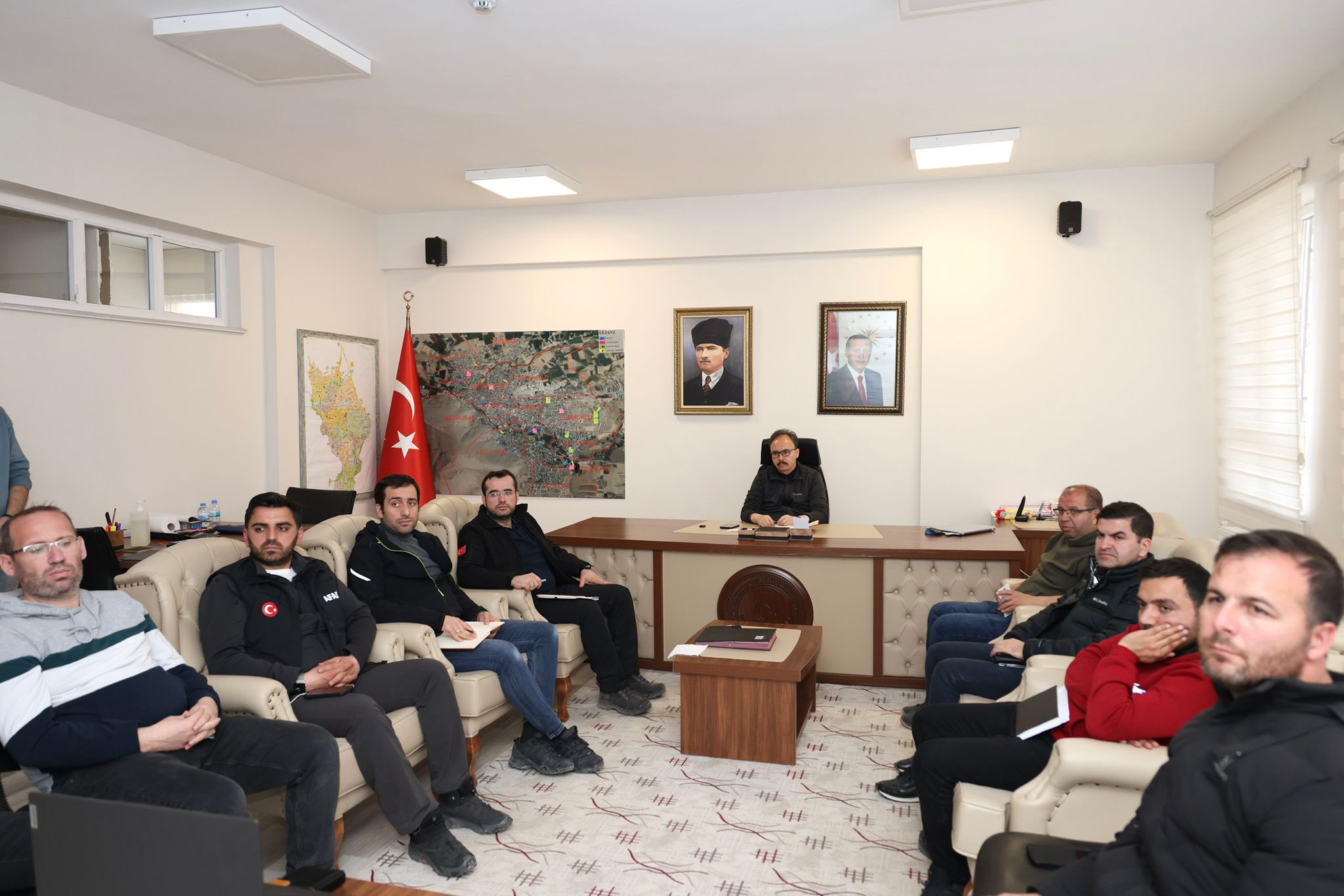 vali-kizilkaya-acinin-biraktigi-enkazi-kaldiriyoruz-6539