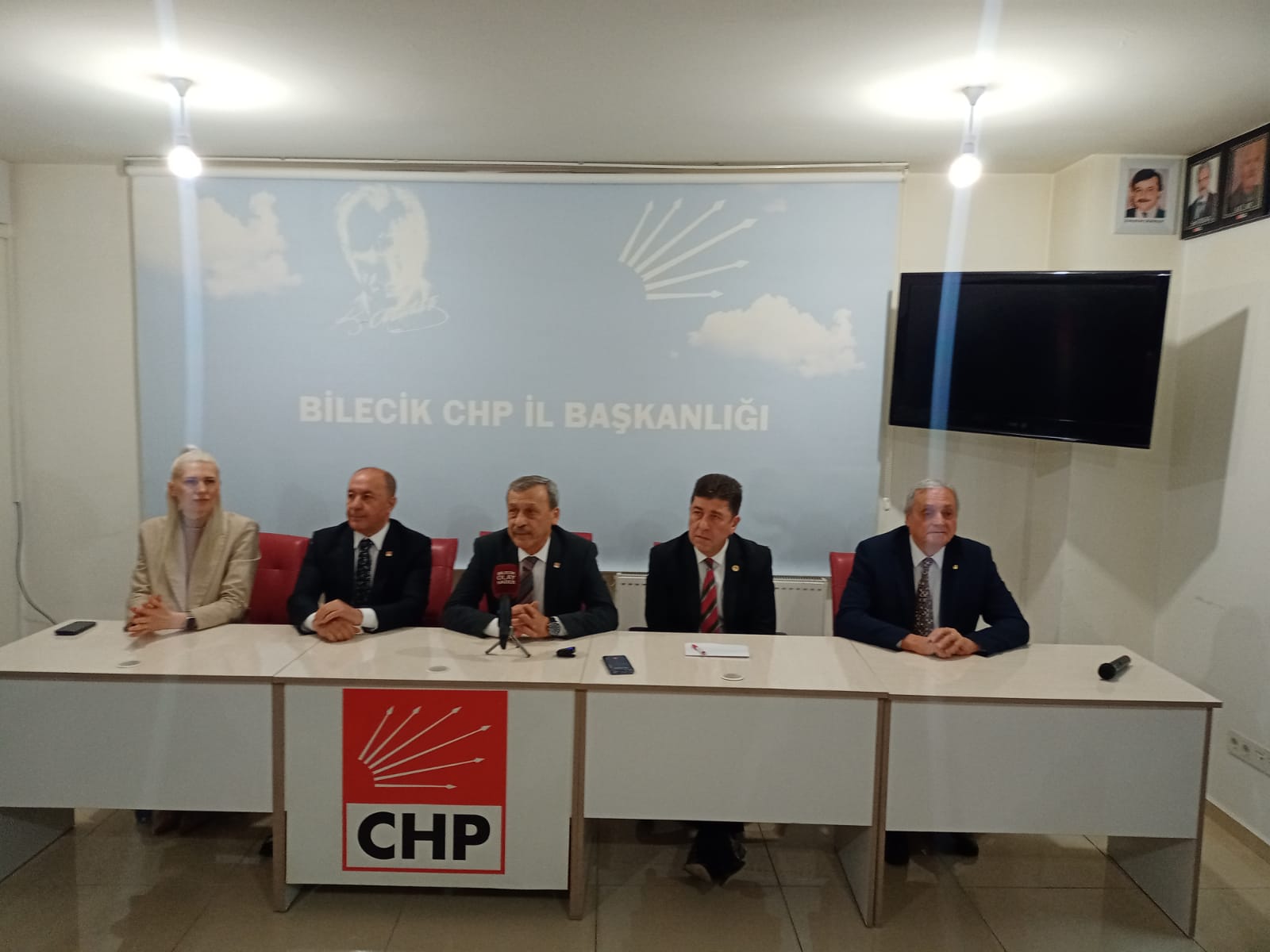 chp-de-adaylar-tanitildi-7358
