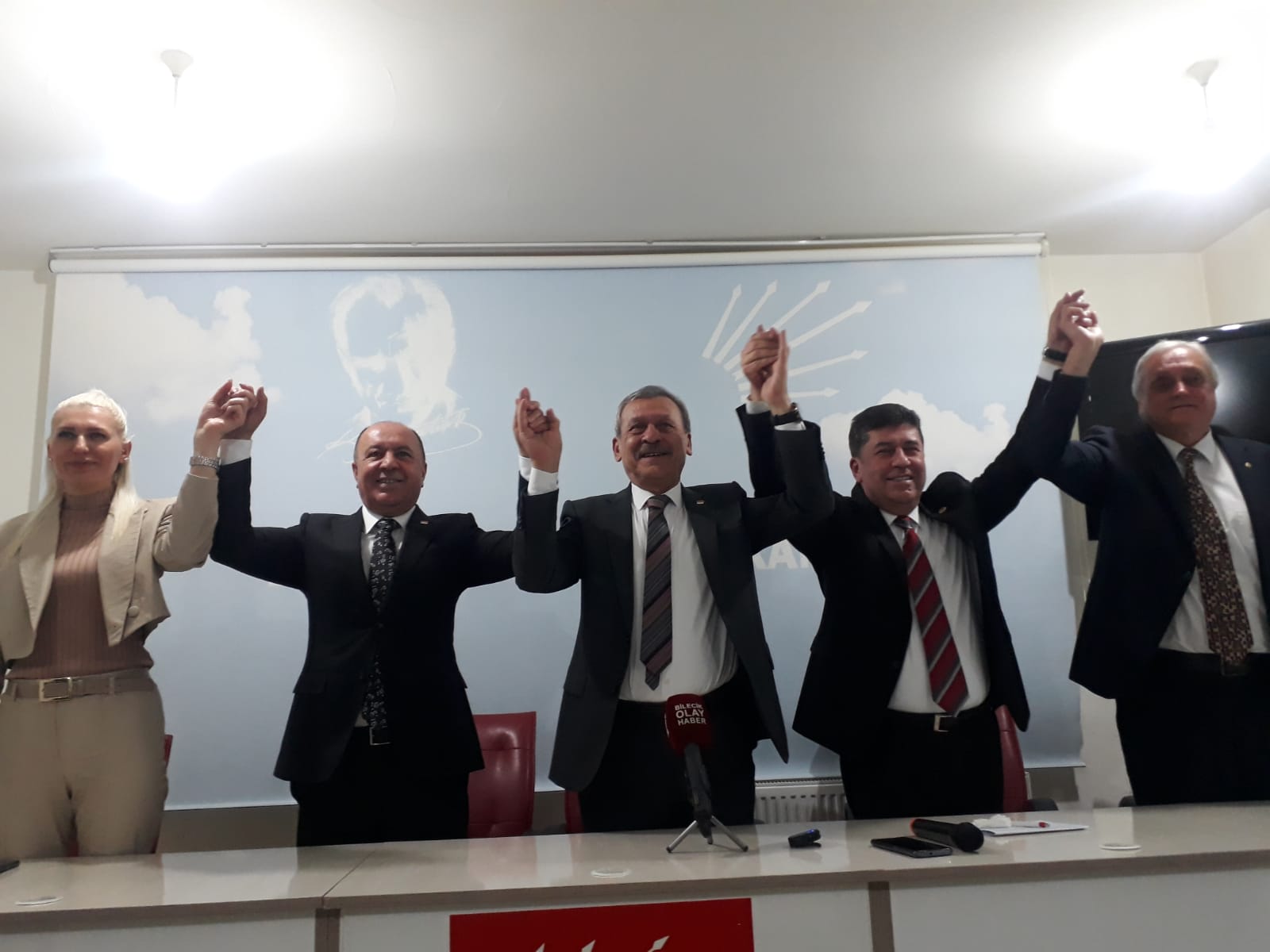 sadece-o-iki-isim-katildi-7350