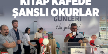 KİTAP KAFEDE ŞANSLI OKURLAR