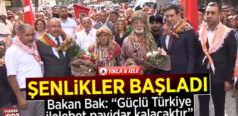 Şenlikler Başladı: “Güçlü Türkiye ilelebet payidar kalacaktır”
