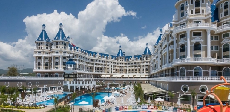 Aquaparklı Oteller ve Antalya Balayı Otelleri