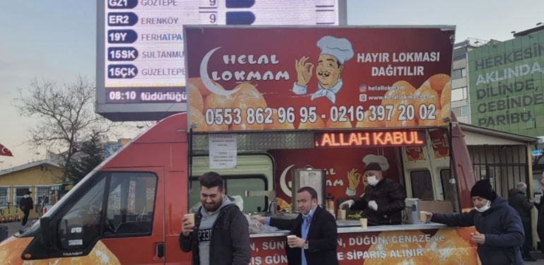 Hayır Lokması Dağıtmak