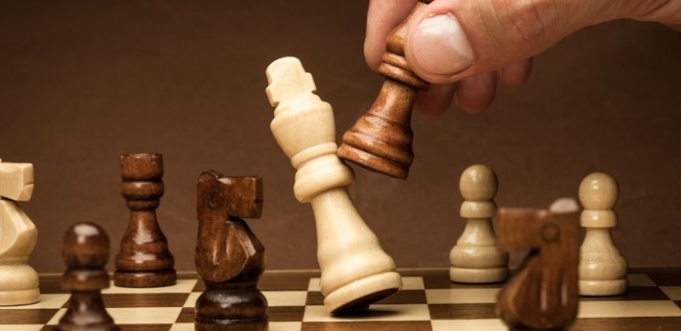 Satranç ve Batak: Zekâ ve Strateji Oyunlarının Gücü