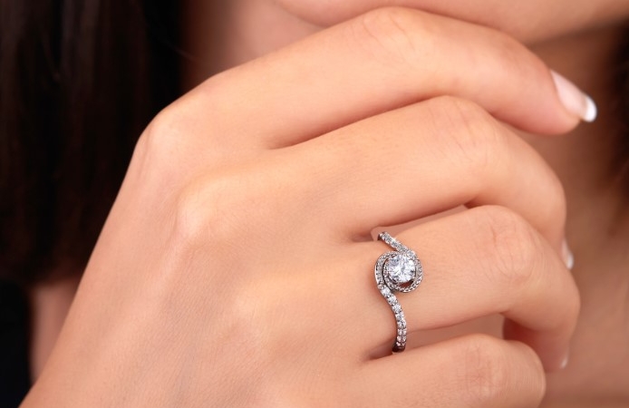 Miss Lucia Jewelry: Estetik Tasarımlarla Tarzınızı Vurgulayın