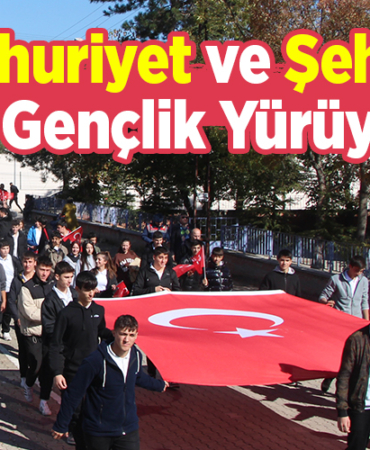 Cumhuriyet ve Şehitler İçin Gençlik Yürüyüşü